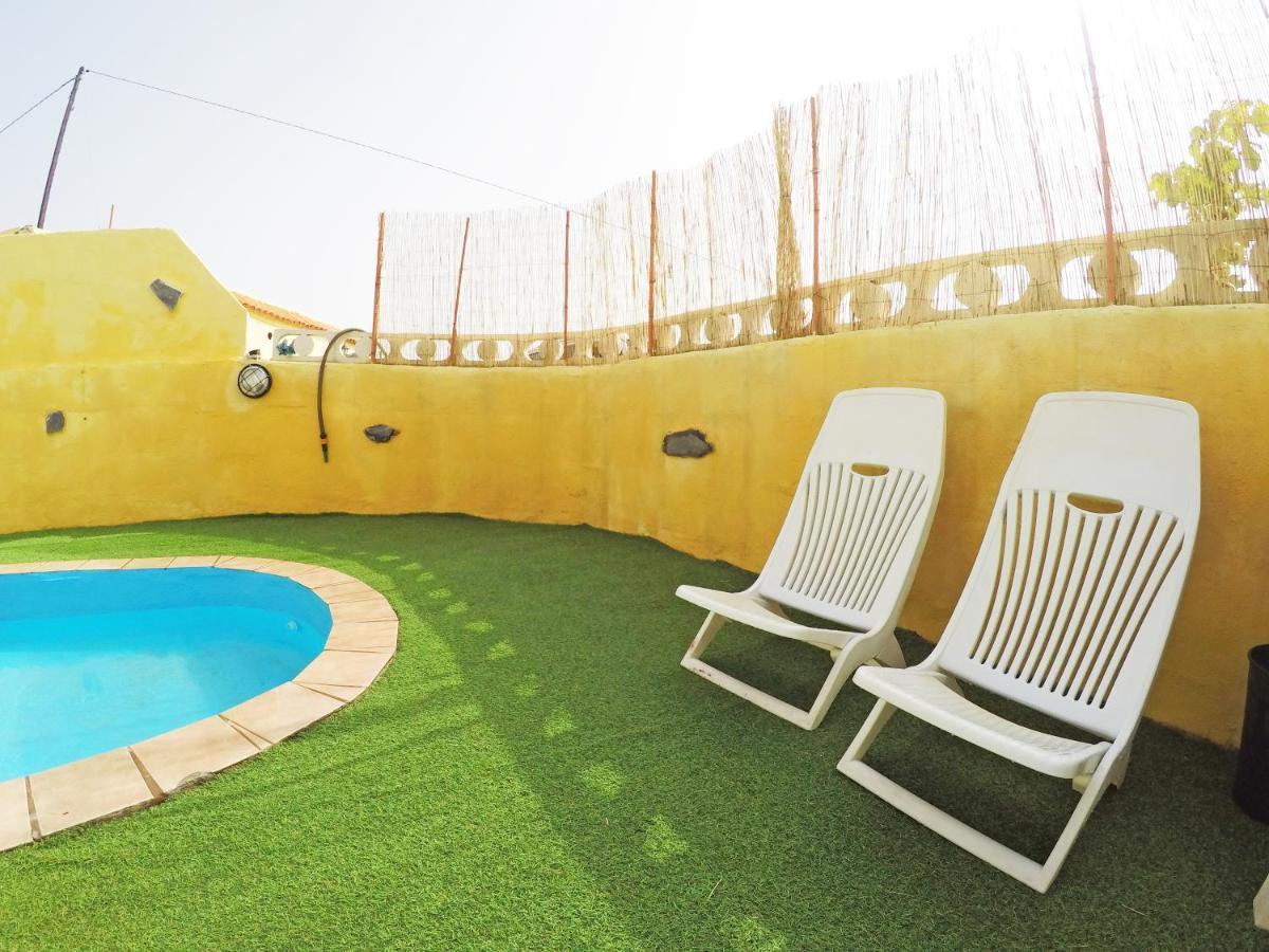 Noya Con Piscina Privada Vakantiehuis
